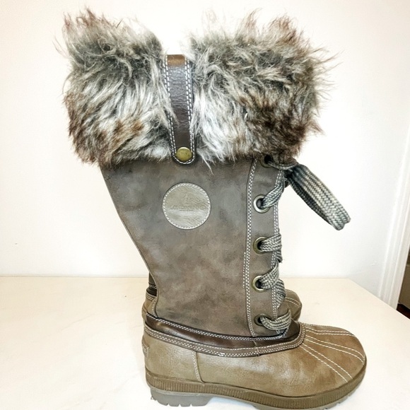LONDON FOG Women’s Melton Duck Boots - Picture 12 of 13